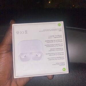 Apple White Wireless Earbuds with Charging Case